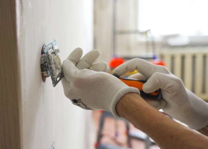 Electrical Outlet replacement Las Vegas Handyman electrical repairs las vegas